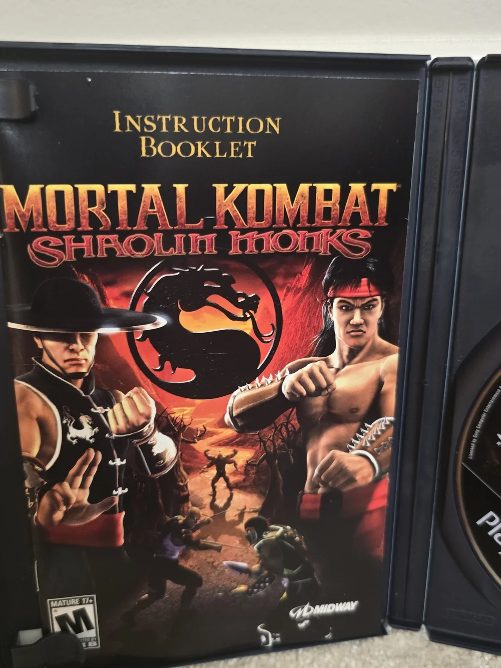 Sony Mortal Kombat: Shaolin Monks - Black/Red Game Case